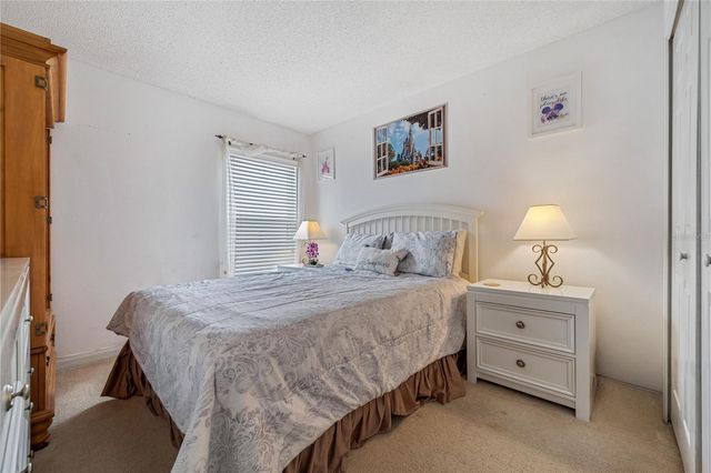 1045 LAKE BERKLEY DRIVE E, Kissimmee, FL 34746