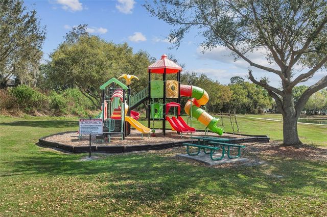 1045 LAKE BERKLEY DRIVE E, Kissimmee, FL 34746