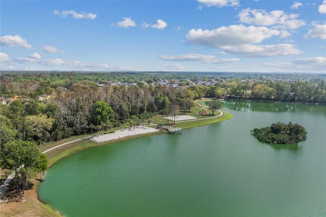 1045 LAKE BERKLEY DRIVE E, Kissimmee, FL 34746