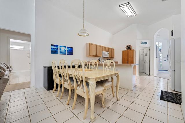 1045 LAKE BERKLEY DRIVE E, Kissimmee, FL 34746