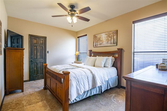 115 Mustang DR, Hutto, TX 78634