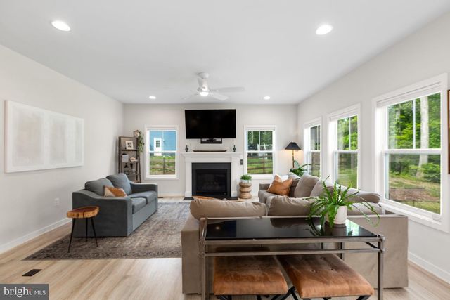 85 HOPEWELL DR, Fredericksburg, VA 22406