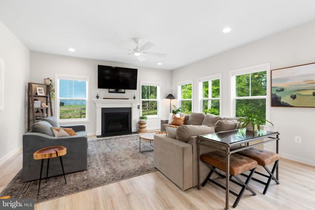 85 HOPEWELL DR, Fredericksburg, VA 22406