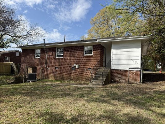 2003 Vanstory Street, Greensboro, NC 27403