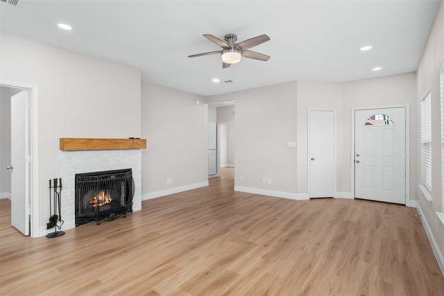 2906 Roxboro Road, Euless, TX 76039