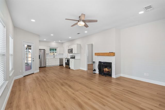 2906 Roxboro Road, Euless, TX 76039