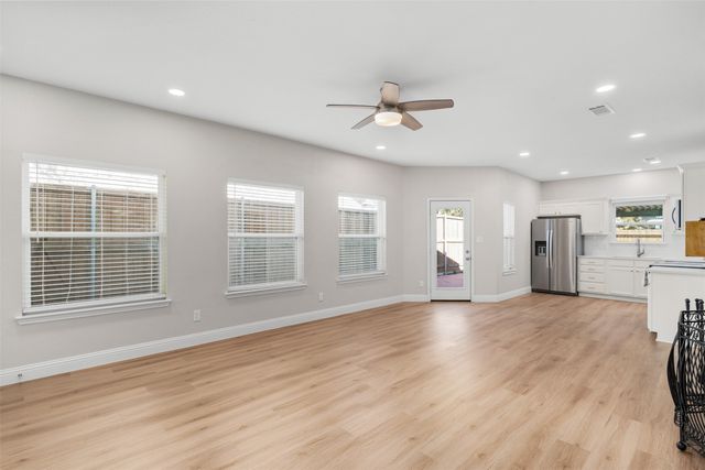 2906 Roxboro Road, Euless, TX 76039