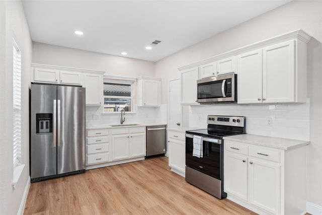 2906 Roxboro Road, Euless, TX 76039