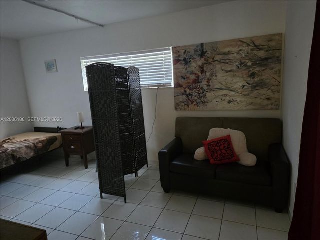 10220 SW 164th St, Miami, FL 33157