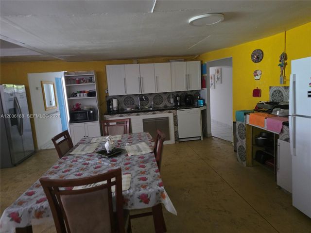 10220 SW 164th St, Miami, FL 33157