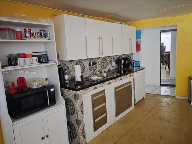 10220 SW 164th St, Miami, FL 33157