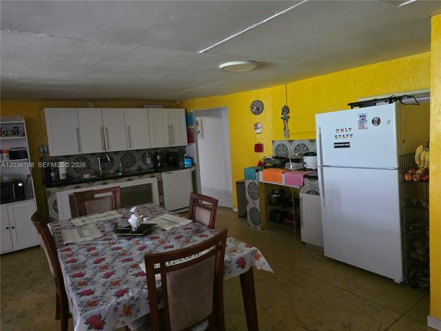 10220 SW 164th St, Miami, FL 33157