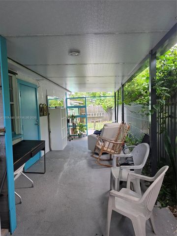 10220 SW 164th St, Miami, FL 33157