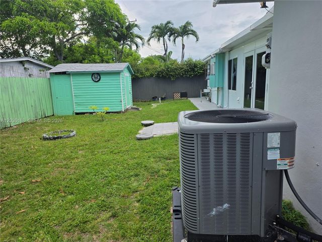 10220 SW 164th St, Miami, FL 33157