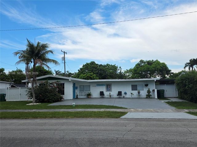 10220 SW 164th St, Miami, FL 33157