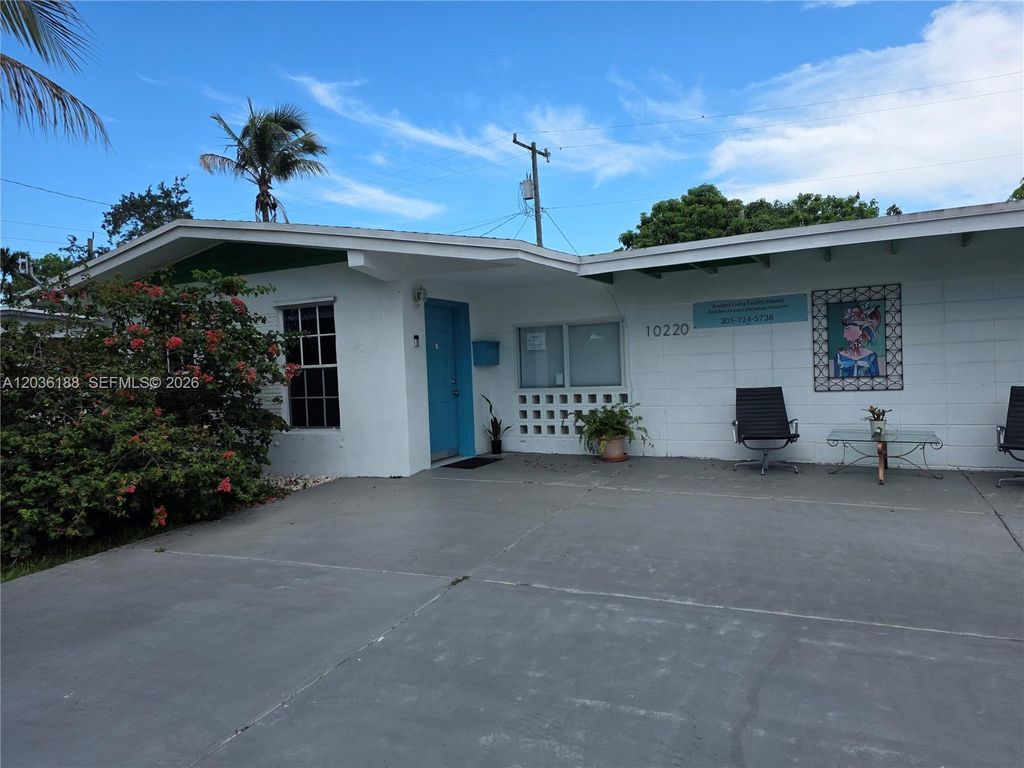 10220 SW 164th St, Miami, FL 33157