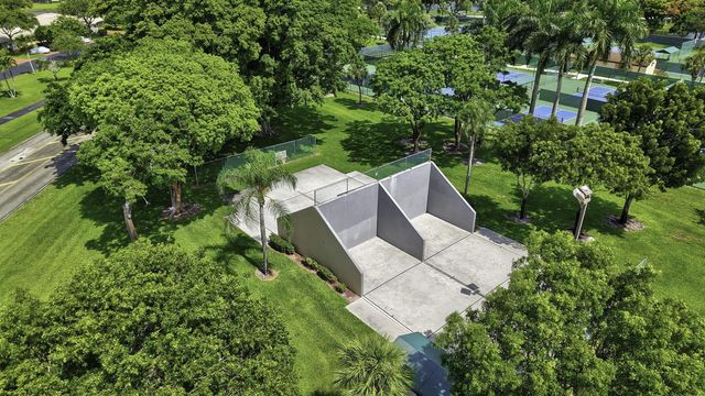 8621 Jasmine Way, Boca Raton, FL 33496