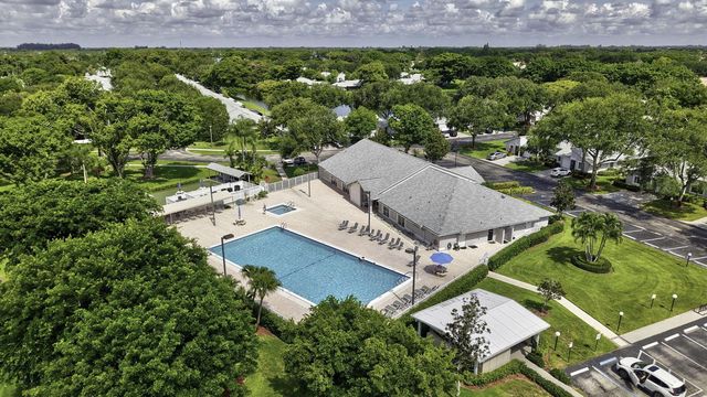 8621 Jasmine Way, Boca Raton, FL 33496