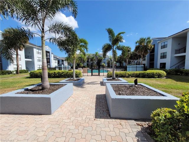 13625 Eagle Ridge DR 318, Fort Myers, FL 33912