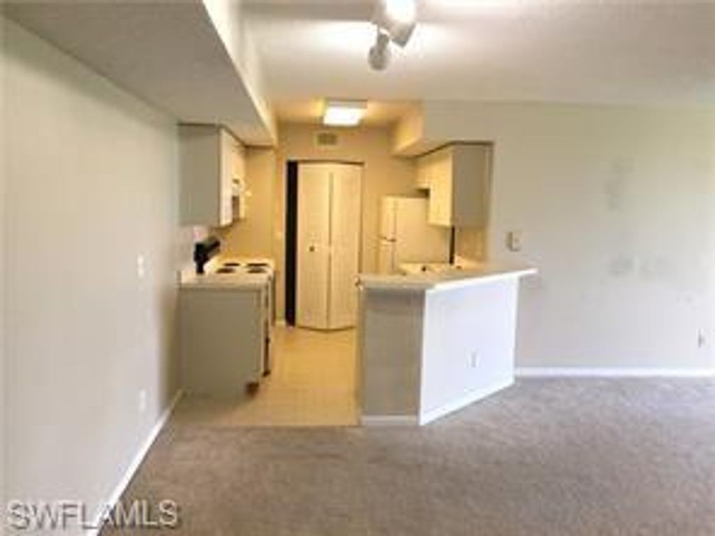 13625 Eagle Ridge DR 318, FORT MYERS, FL 33912 — photo 4