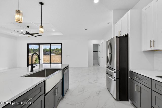 1486 Hayworth Circle NW, Palm Bay, FL 32907