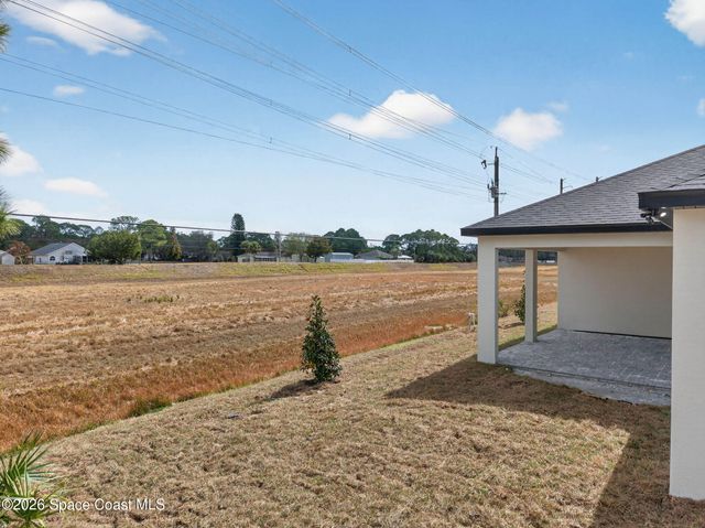 1486 Hayworth Circle NW, Palm Bay, FL 32907