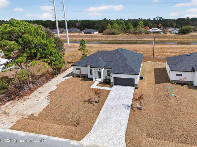 1486 Hayworth Circle NW, Palm Bay, FL 32907