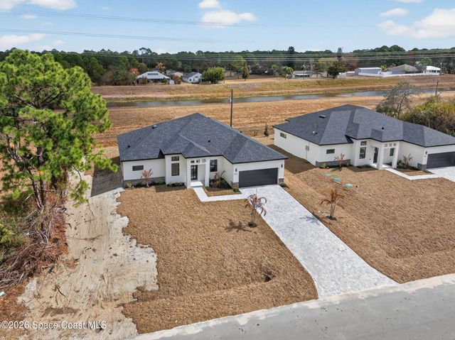 1486 Hayworth Circle NW, Palm Bay, FL 32907