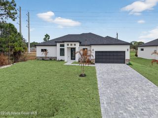 1486 Hayworth Circle NW, Palm Bay, FL 32907