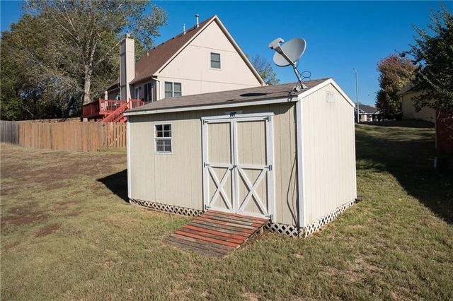 1303 Kimberly Drive, Warrensburg, MO 64093