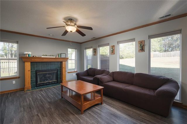 1303 Kimberly Drive, Warrensburg, MO 64093