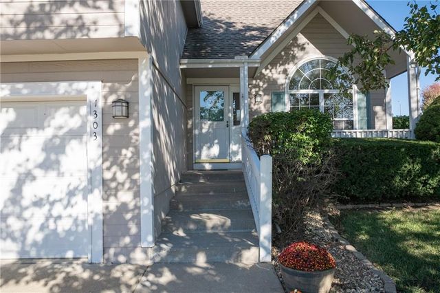 1303 Kimberly Drive, Warrensburg, MO 64093