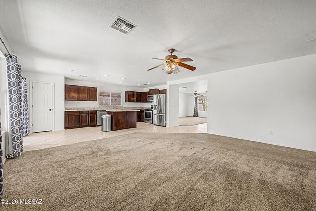 8261 N Stonehill Drive, Tucson, AZ 85743