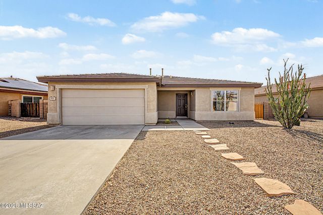 8261 N Stonehill Drive, Tucson, AZ 85743