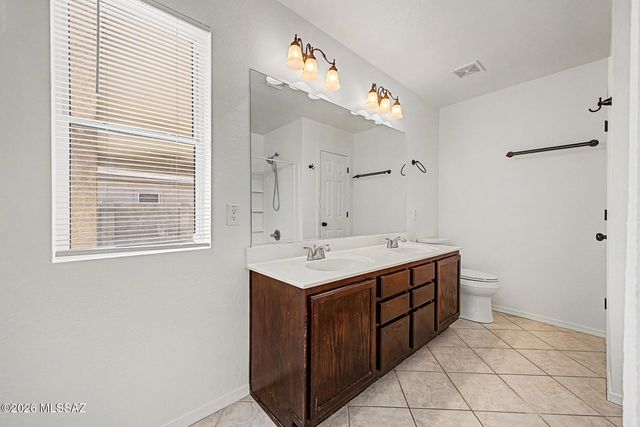 8261 N Stonehill Drive, Tucson, AZ 85743