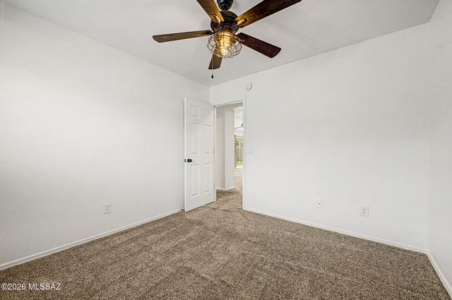 8261 N Stonehill Drive, Tucson, AZ 85743