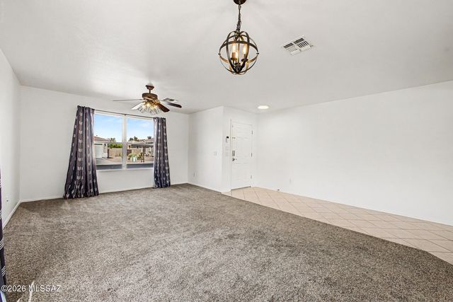 8261 N Stonehill Drive, Tucson, AZ 85743