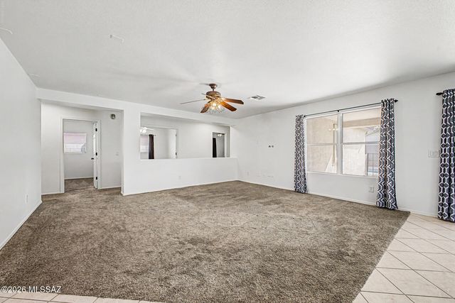 8261 N Stonehill Drive, Tucson, AZ 85743