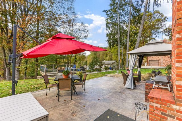 733 Walnut Drive, Logan, OH 43138