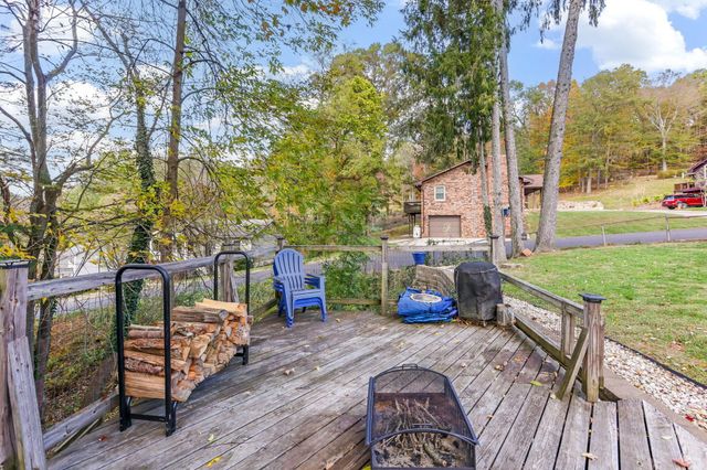 733 Walnut Drive, Logan, OH 43138