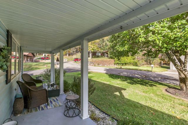 733 Walnut Drive, Logan, OH 43138