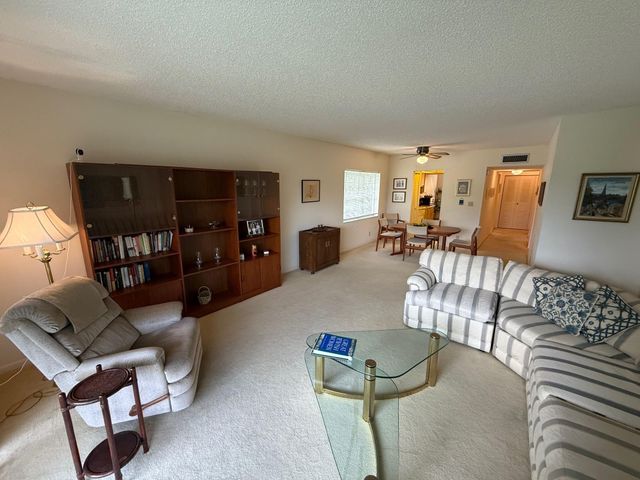 8405 NW 61st St D315, Tamarac, FL 33321