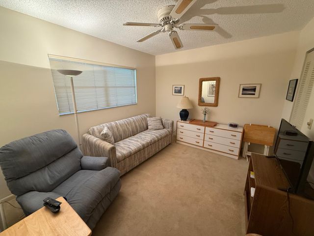 8405 NW 61st St D315, Tamarac, FL 33321