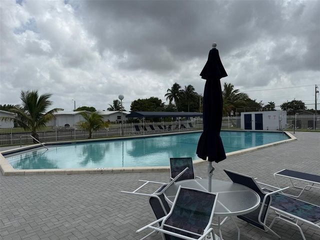 8405 NW 61st St D315, Tamarac, FL 33321