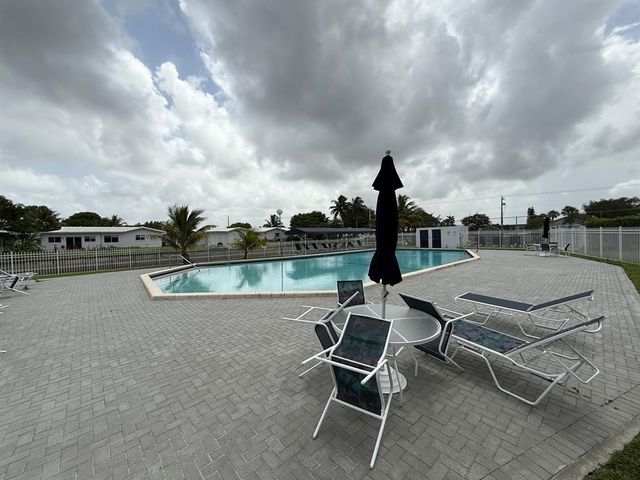 8405 NW 61st St D315, Tamarac, FL 33321