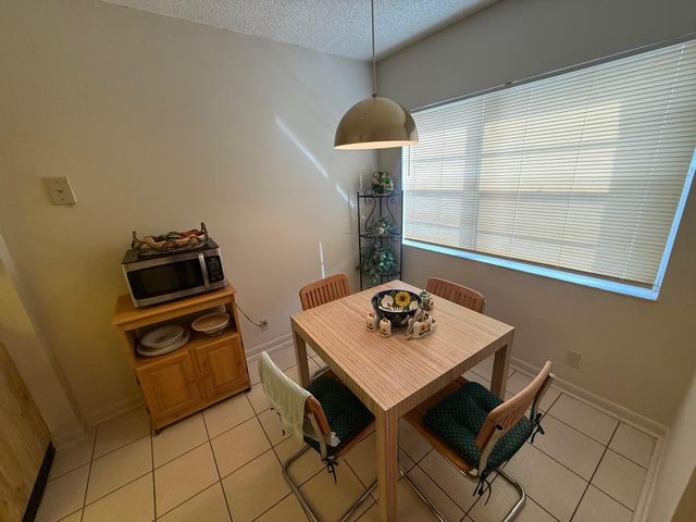 8405 NW 61st St D315, Tamarac, FL 33321