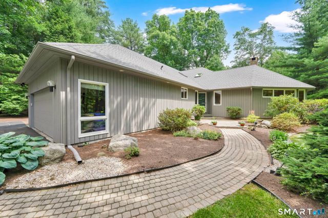 2 Merrywood, Simsbury, CT 06070