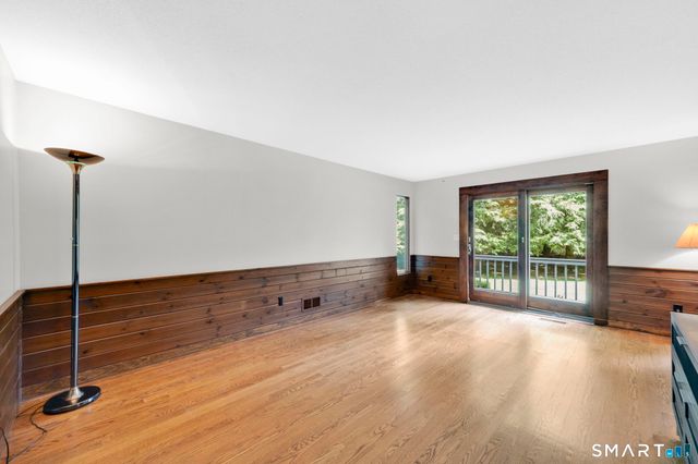 2 Merrywood, Simsbury, CT 06070