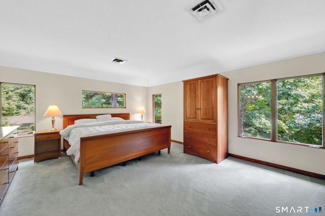 2 Merrywood, Simsbury, CT 06070