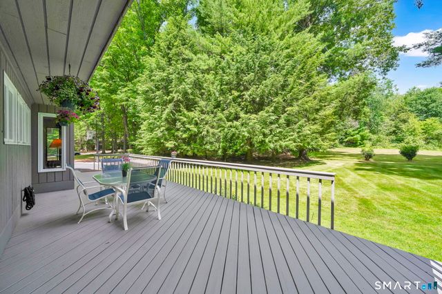 2 Merrywood, Simsbury, CT 06070